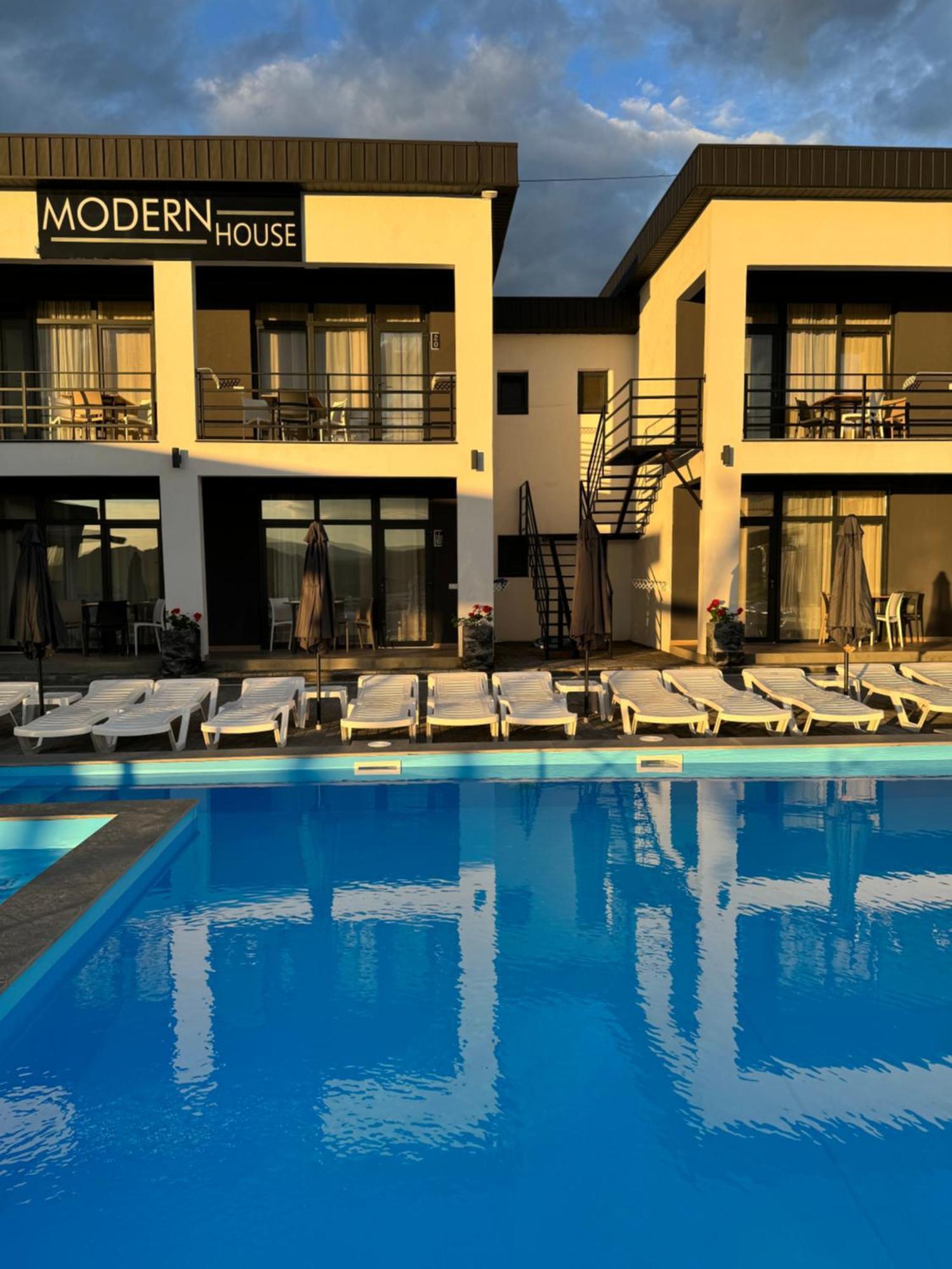 ホテル Modern House ソロトヴィノ エクステリア 写真
